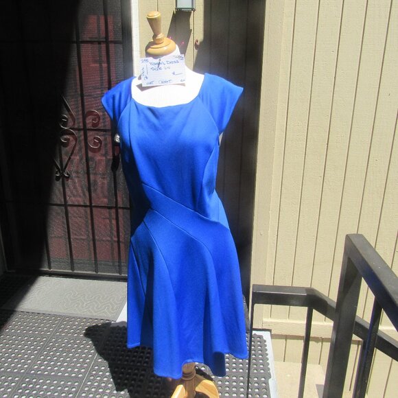 #295  NEW WOMEN'S BLUE DRESS BY TAYLOR  (SIZE 16W) - Picture 1 of 3